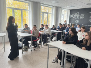 В МБОУ "Сосновская СОШ1" для учеников 7-8 классов директор музея Елена Зайцева провела мастер-класс "Я-экскурсовод"